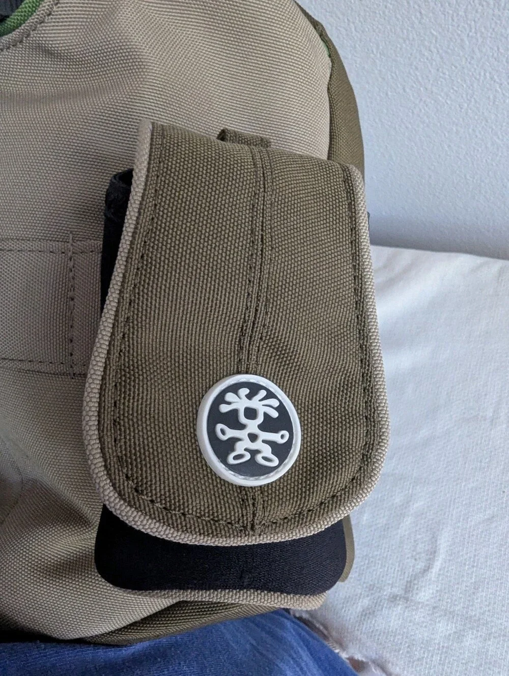 Crumpler 7 Million Dollar Messenger Sling 13L - Rifle Green